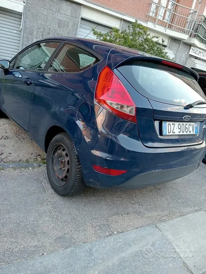 Usata Ford Fiesta 97 CV (71 kW) 2009 Blu Berlina