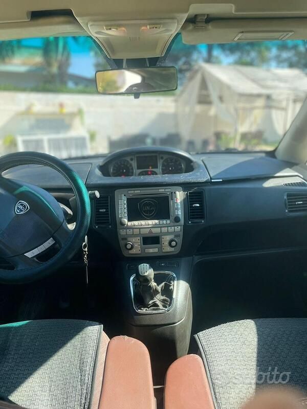 Usata Lancia Musa 90 CV (66 kW) 2011 Nero Monovolume