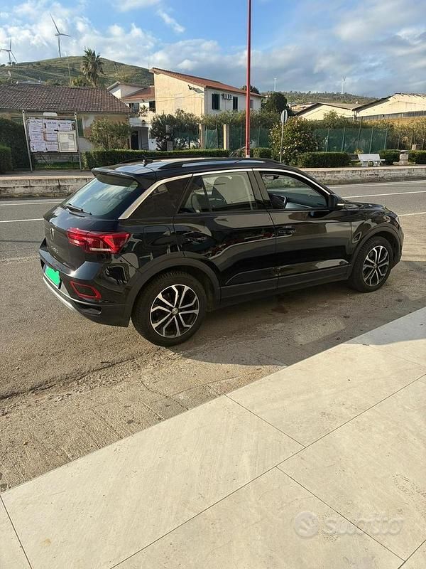 Usata VW T-Roc Life 150 CV (110 kW) 2024 Nero SUV