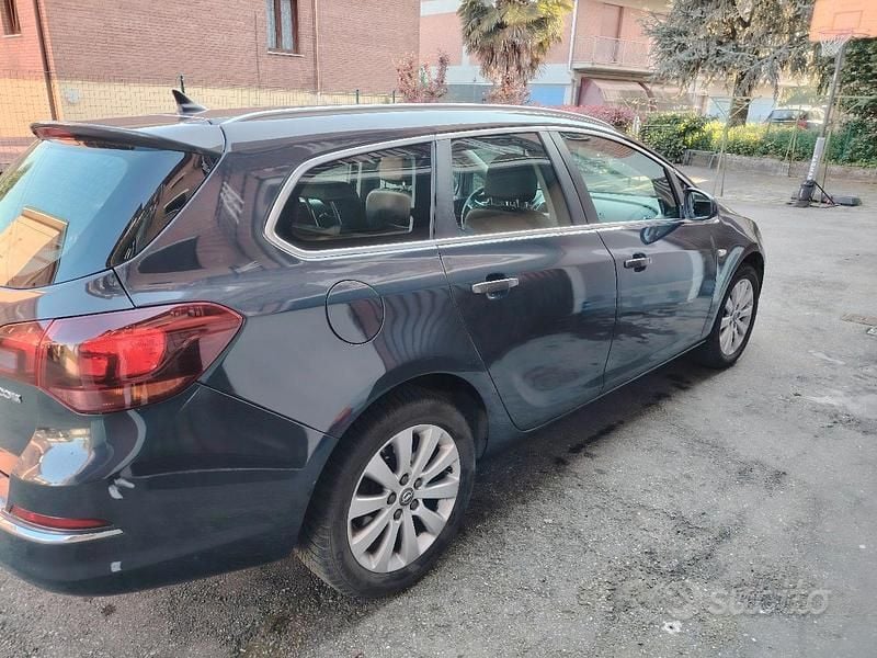 Usata Opel Astra Sport 110 CV (80 kW) 2015 Blu Station wagon