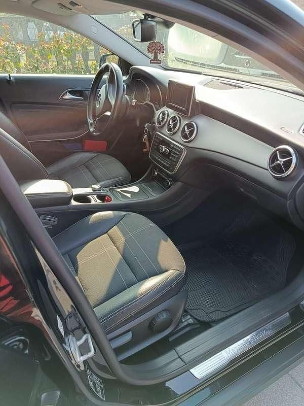Usata Mercedes GLA200 Executive 136 CV (100 kW) 2014 Nero SUV