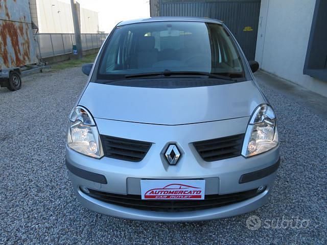 Usata Renault Modus Dynamique 75 CV (55 kW) 2007 Argento Monovolume