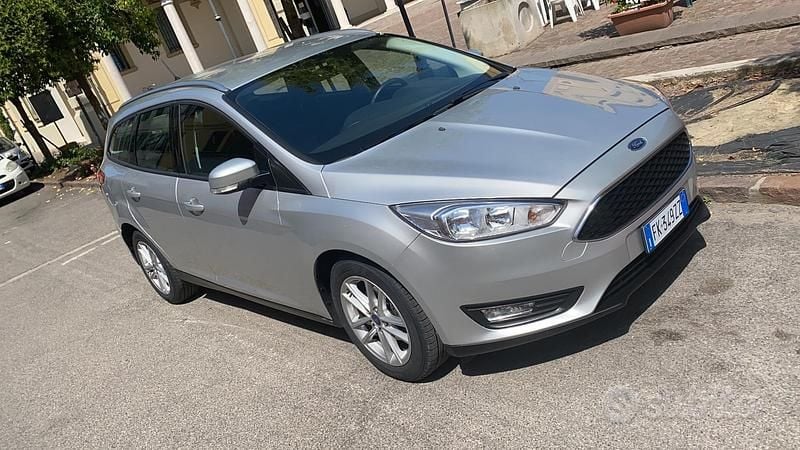 Usata Ford Focus 120 CV (88 kW) 2017 Grigio Berlina