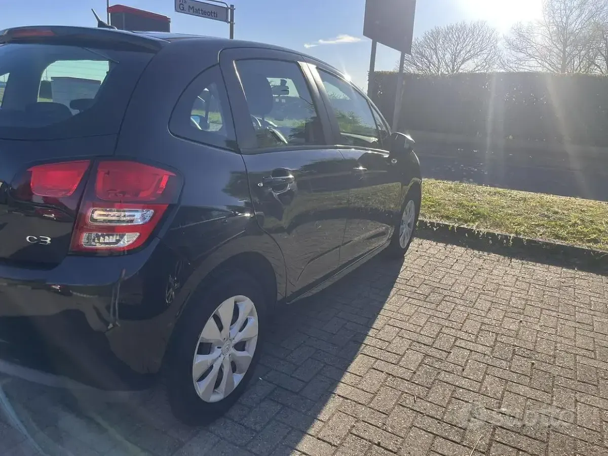Begagnad Citroën C3 60 HK (44 kW) 2012 Svart Sedan