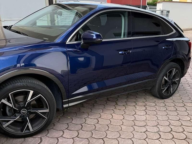 Blu/azzurro Usata 2021 Audi Q3 Sportback Business Plus SUV | 33.000 € (Super prezzo) - Immagine 1/4