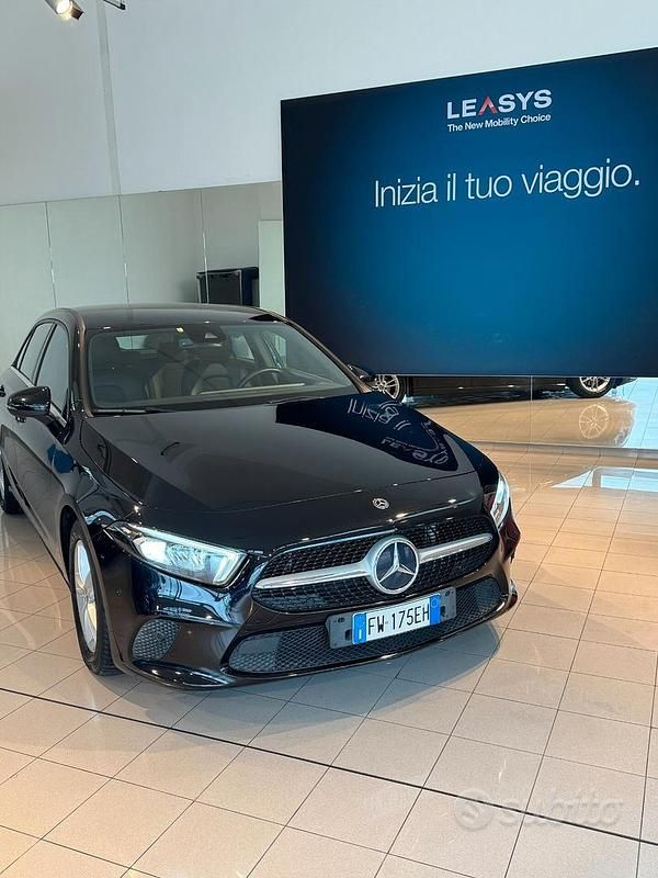 Usata Mercedes A180 116 CV (85 kW) 2019 Nero Berlina
