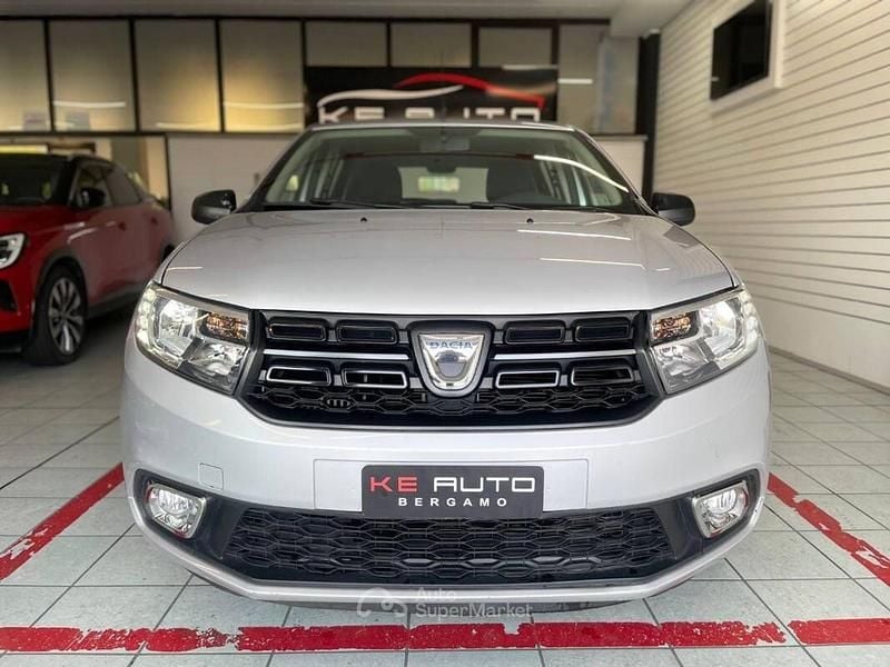 Usata Dacia Sandero Essentiel 90 CV (66 kW) 2018 Argento Berlina