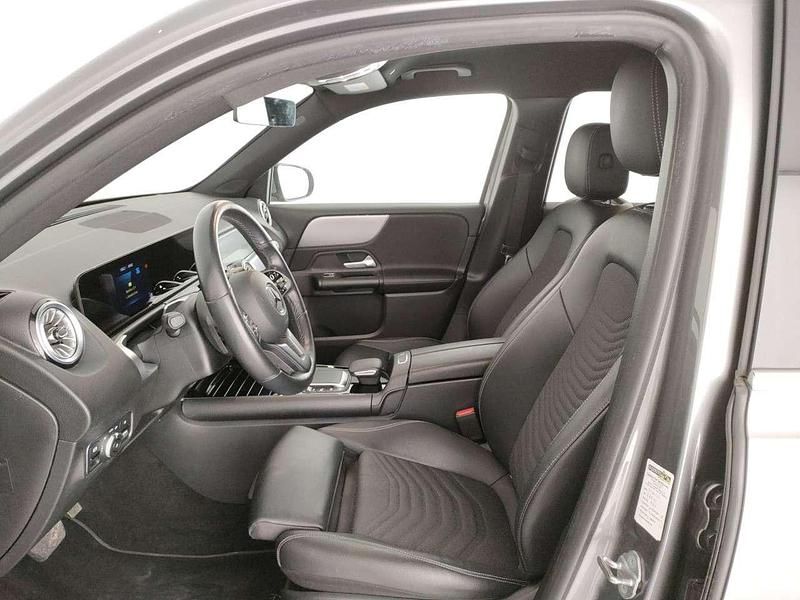 Usata Mercedes GLB200 Business 150 CV (110 kW) 2022 Argento SUV