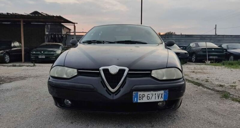 Usato 2001 Alfa Romeo 156 2.5 Benzin 192 CV (5.500 €)