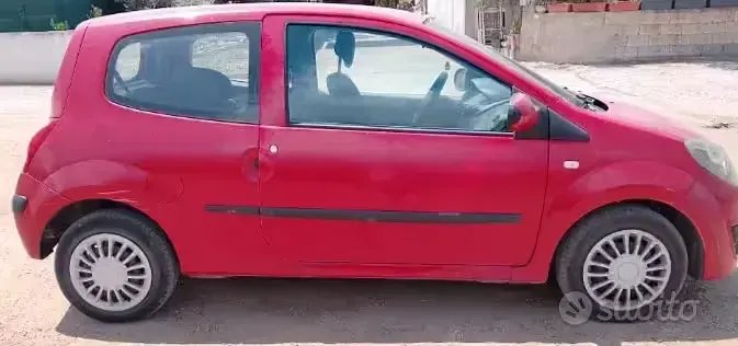 Usata Renault Twingo 58 CV (42 kW) 2007 Rosso Utilitaria