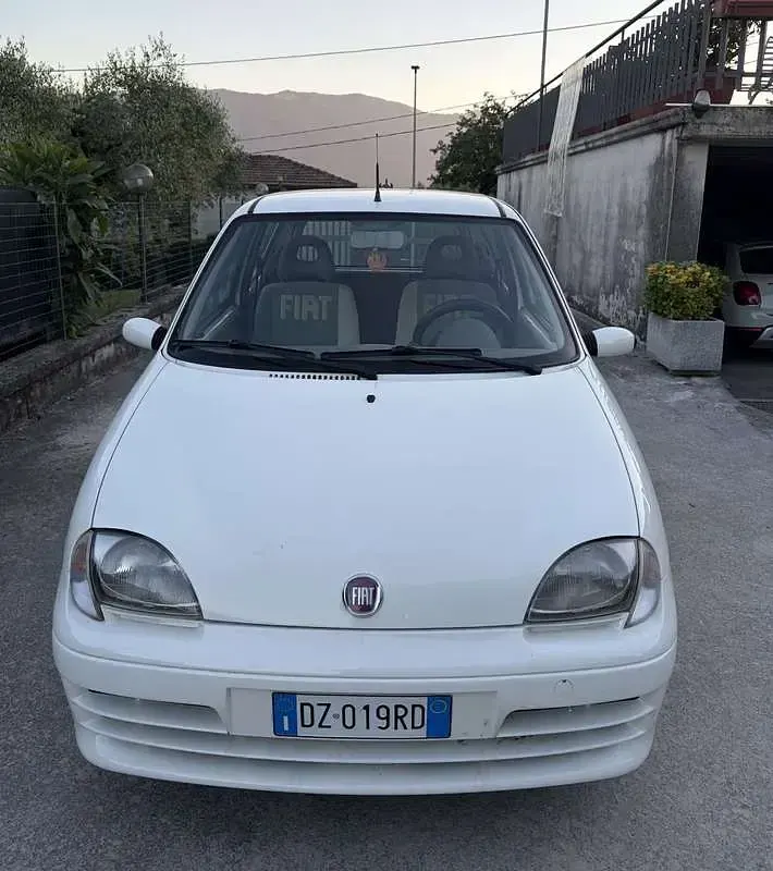 Usata Fiat 600 54 CV (39 kW) 2009 Bianco Utilitaria