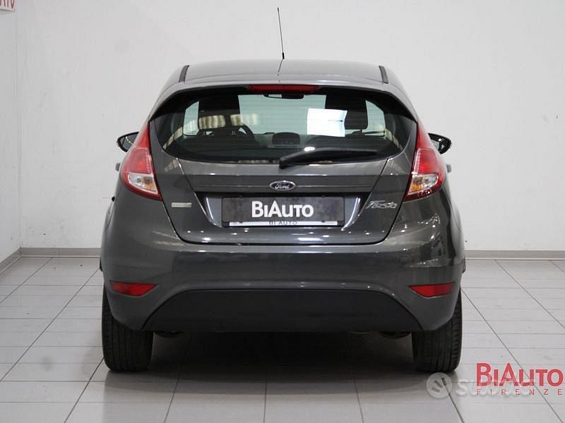 Occasion Ford Fiesta 100 ch (73 kW) 2016 Gris Berline