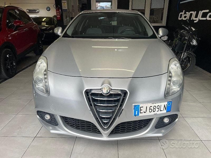 Usata Alfa Romeo Giulietta Distinctive 170 CV (125 kW) 2011 Grigio Utilitaria