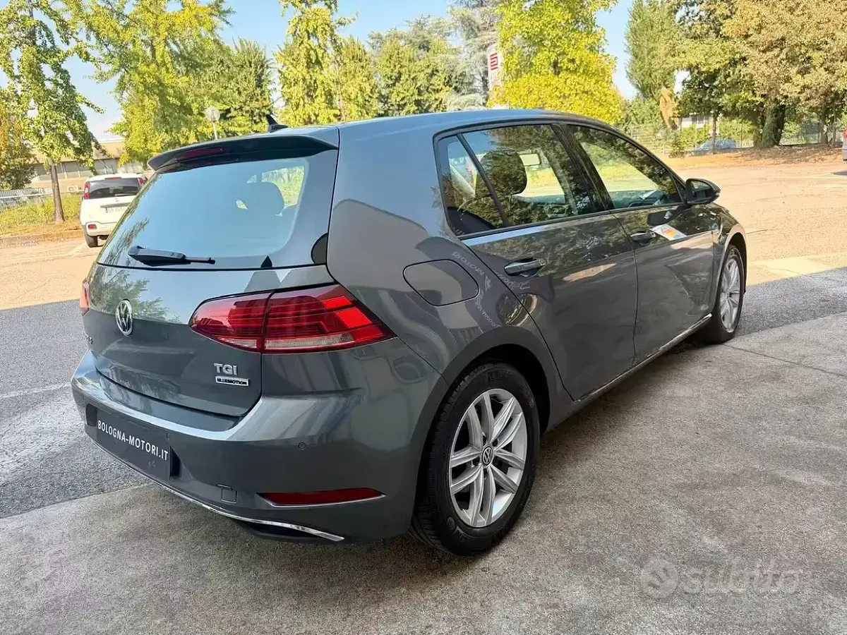 Usata VW Golf VII Business 131 CV (96 kW) 2019 Grigio Berlina