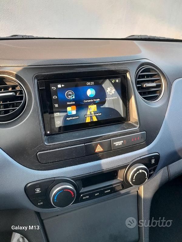 Usata Hyundai i10 67 CV (49 kW) 2015 Blu Utilitaria