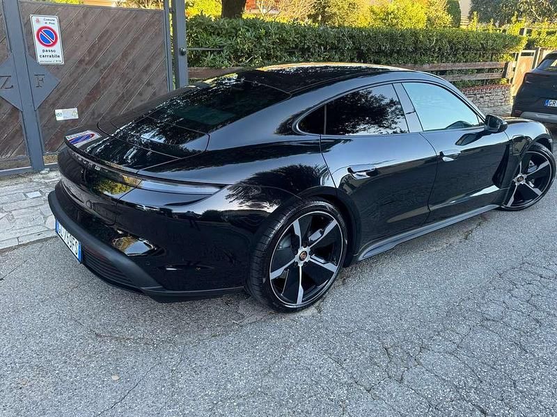 Usata Porsche Taycan 350 kW (476 CV) 2022 Nero Berlina