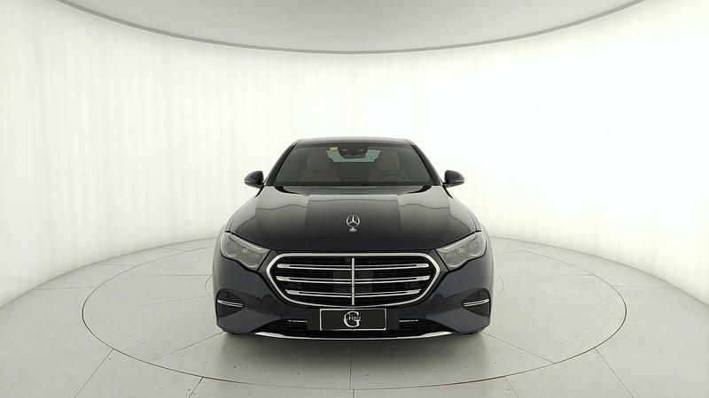 Gebraucht Mercedes E450 Premium Plus 367 PS (269 kW) 2025 Blau Limousine