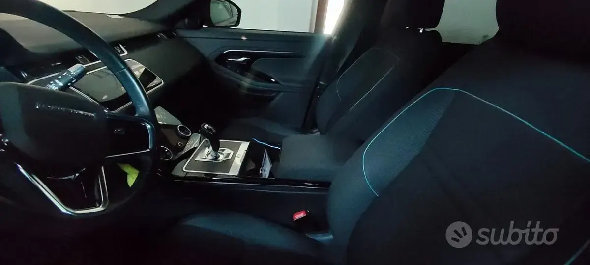 Usata Land Rover Range Rover evoque 160 CV (117 kW) 2021 Nero SUV