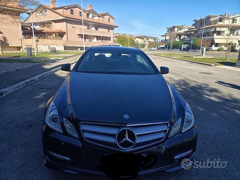 Usata Mercedes E220 Avantgarde 171 CV (125 kW) 2012 Nero Coupé