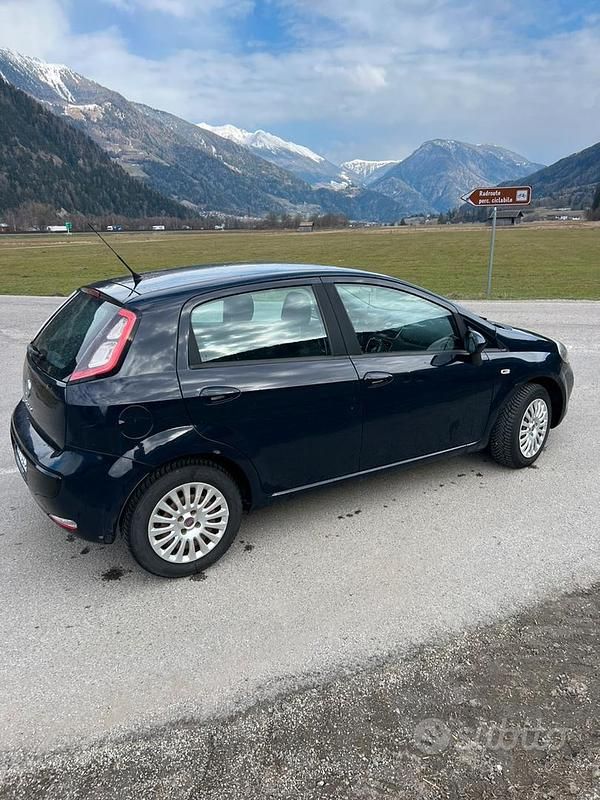 Usata Fiat Punto Evo 2011 Blu Utilitaria