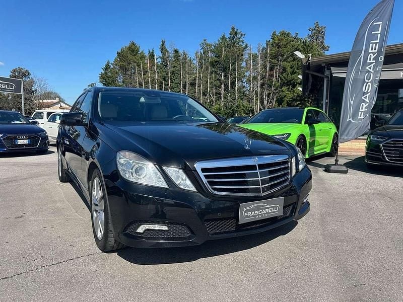 Usata Mercedes E250 Avantgarde 204 CV (150 kW) 2009 Nero met Berlina