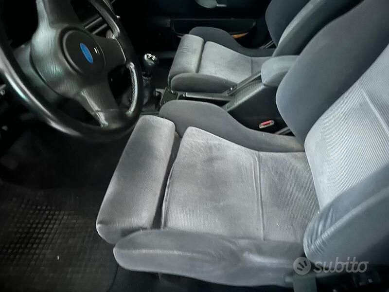 Usata Ford Sierra 200 CV (147 kW) 1990 Grigio Utilitaria