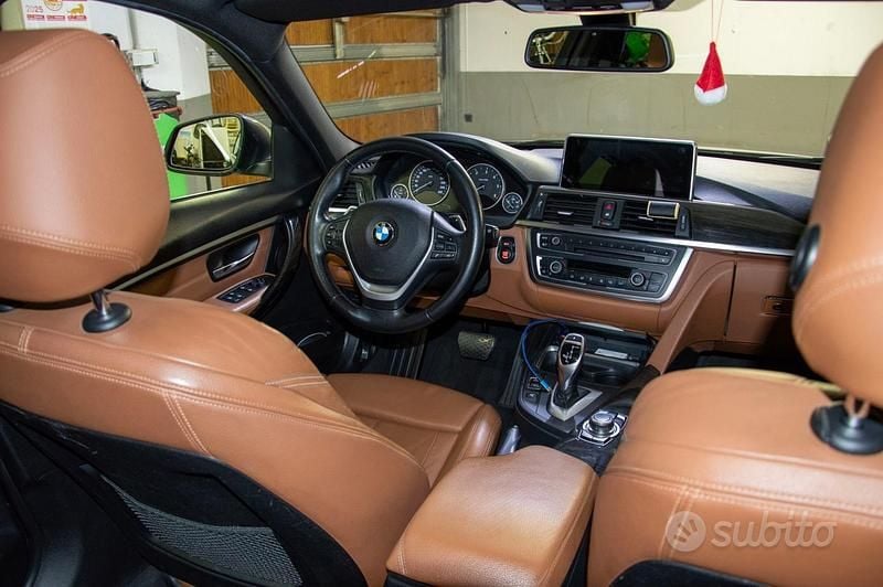Usata BMW 320 Luxury Line 184 CV (135 kW) 2013 Marrone Station wagon