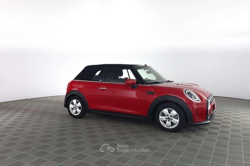 Usata Mini Cooper Cabriolet 136 CV (100 kW) 2023 Chilli red con soft top nero Cabrio