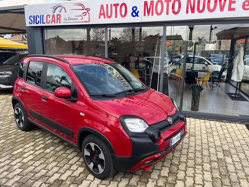 Usata Fiat Panda Cross Cross 69 CV (50 kW) 2024 Rosso Utilitaria