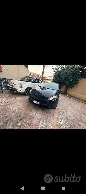 Usata Ford Fiesta Titanium 68 CV (50 kW) 2010 Nero Utilitaria
