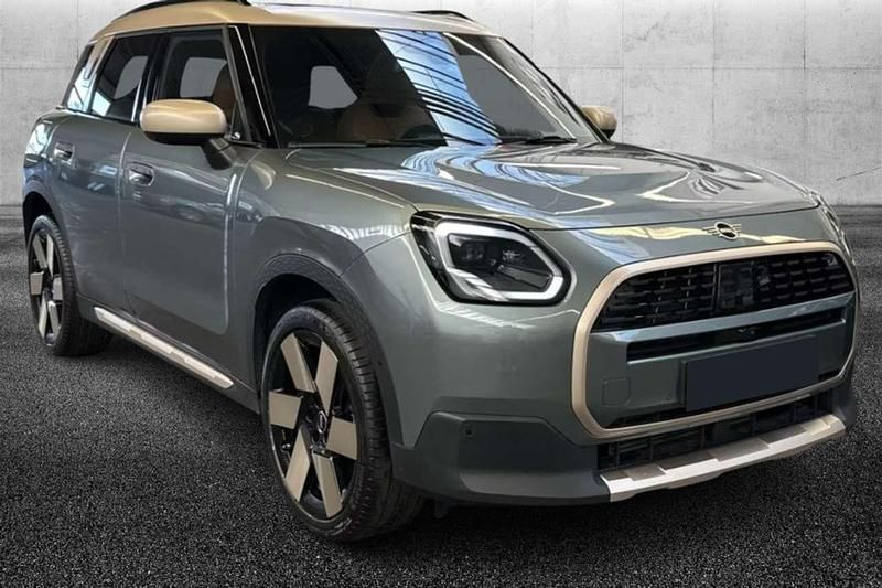 Verde Usata 2023 Mini Cooper Countryman Favoured SUV | 38.950 € (Buon prezzo) - Immagine 1/4