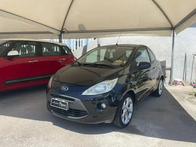 Begagnad Ford Ka Plus Titanium 69 HK (50 kW) 2012 Svart Halvkombi