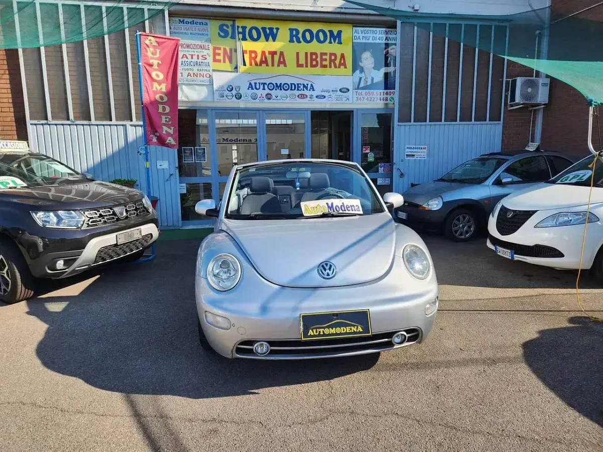 Usata VW New Beetle 101 CV (74 kW) 2004 Grigio Utilitaria