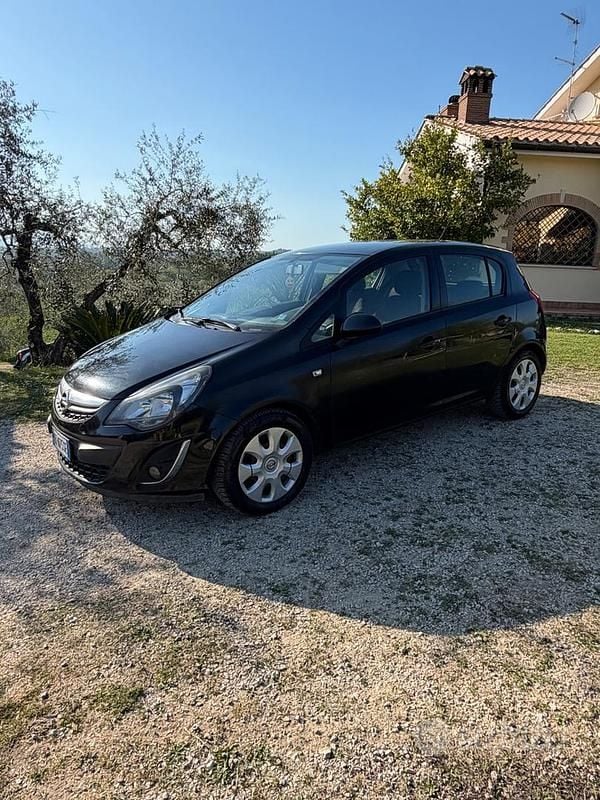Usata Opel Corsa 75 CV (55 kW) 2014 Nero Utilitaria