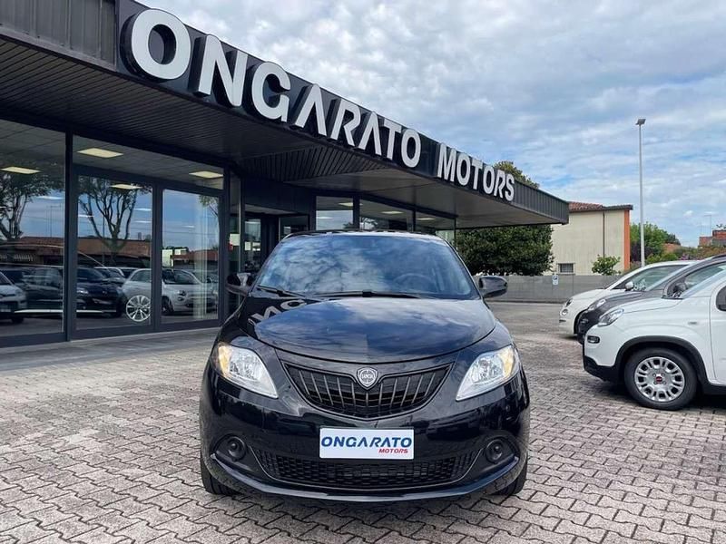 Usata Lancia Ypsilon S 69 CV (50 kW) 2024 Nero Utilitaria