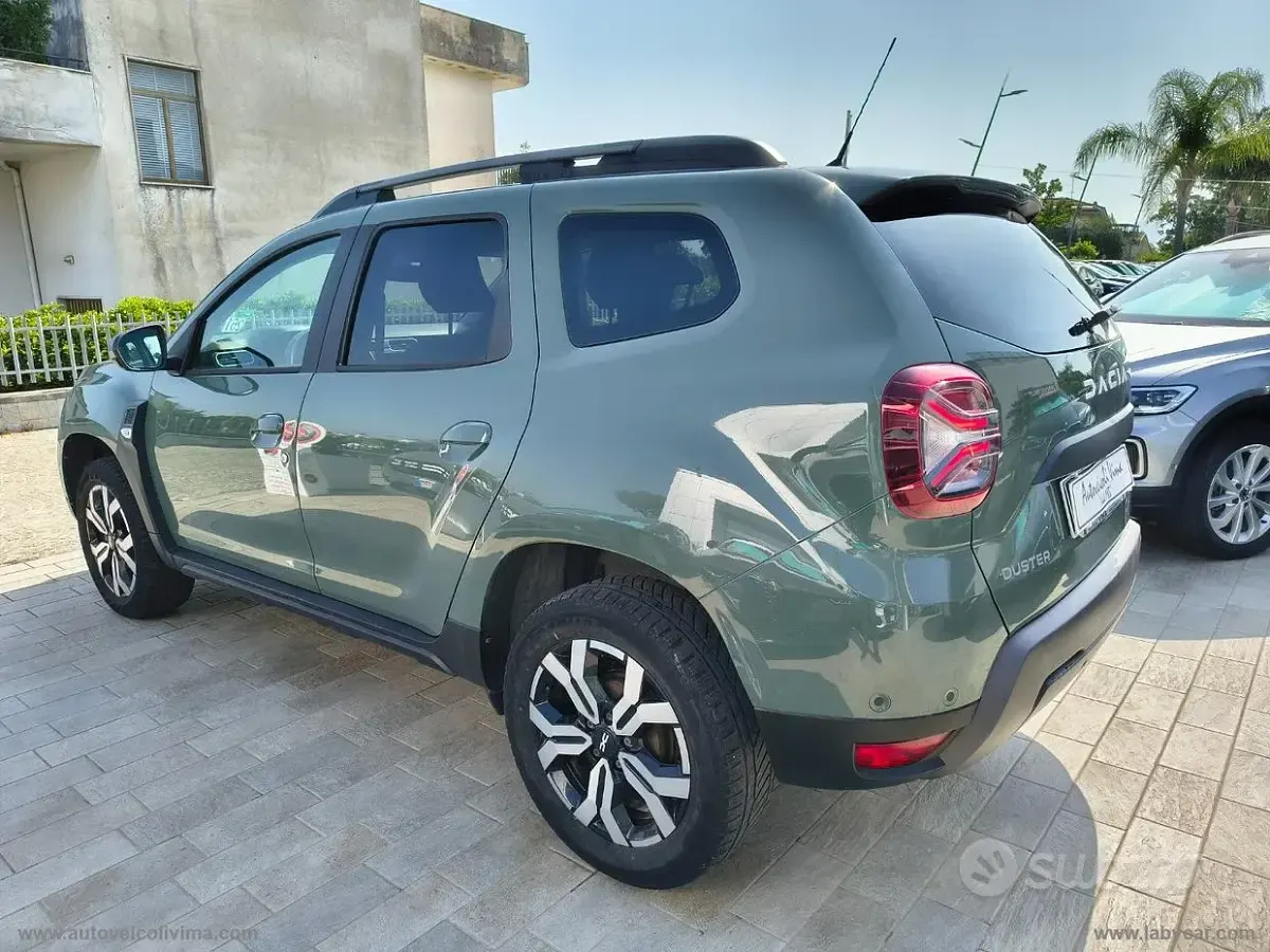Usata Dacia Duster Journey 116 CV (85 kW) 2023 Verde SUV