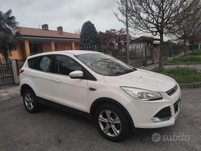 Usata Ford Kuga Business Edition 140 CV (102 kW) 2014 Bianco SUV