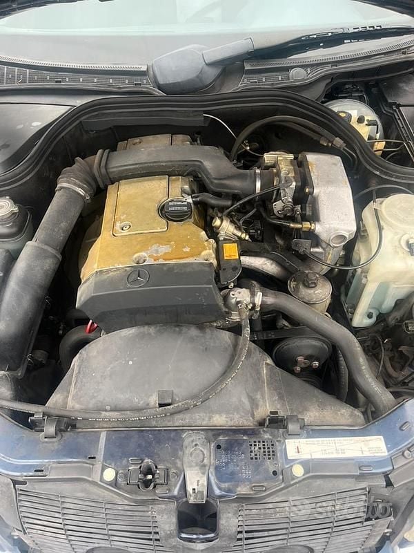 Usata Mercedes 200 Elegance 1995 Blu Berlina