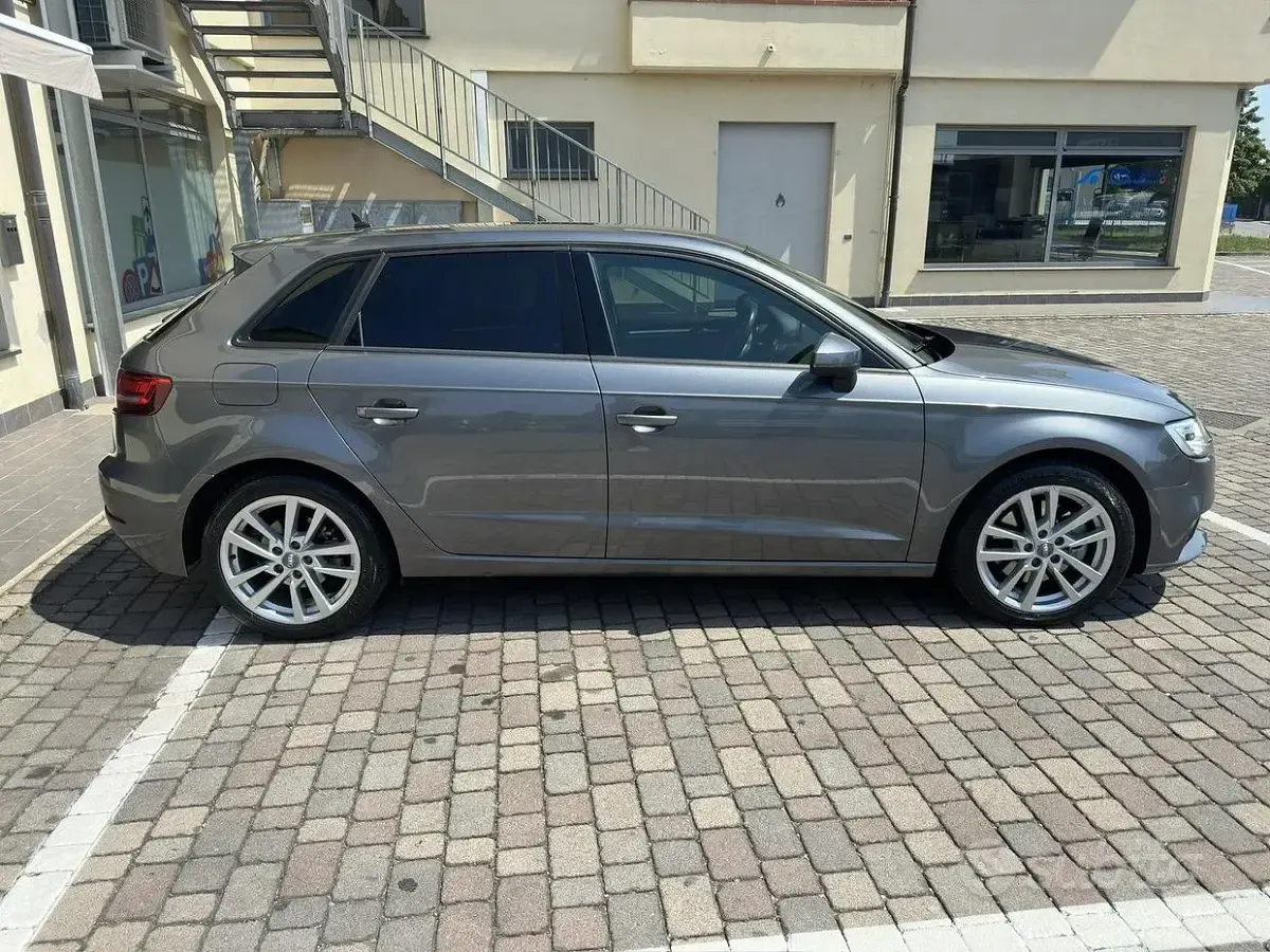 Usata Audi A3 Premium 150 CV (110 kW) 2020 Grigio Berlina