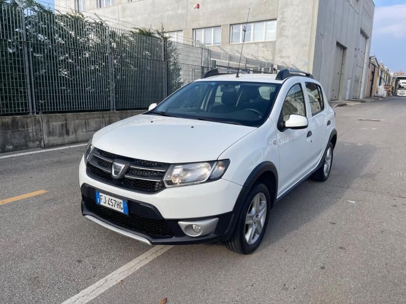 Bianco Usata 2017 Dacia Sandero Ambiance Due volumi | 5500 € (Ottimo prezzo) - Immagine 1/4