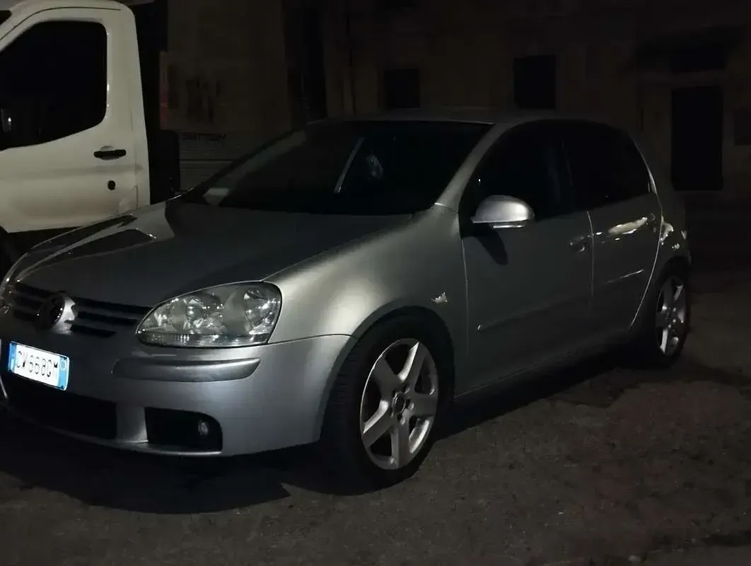 Usata VW Golf IV Sportline 140 CV (102 kW) 2005 Grigio Berlina