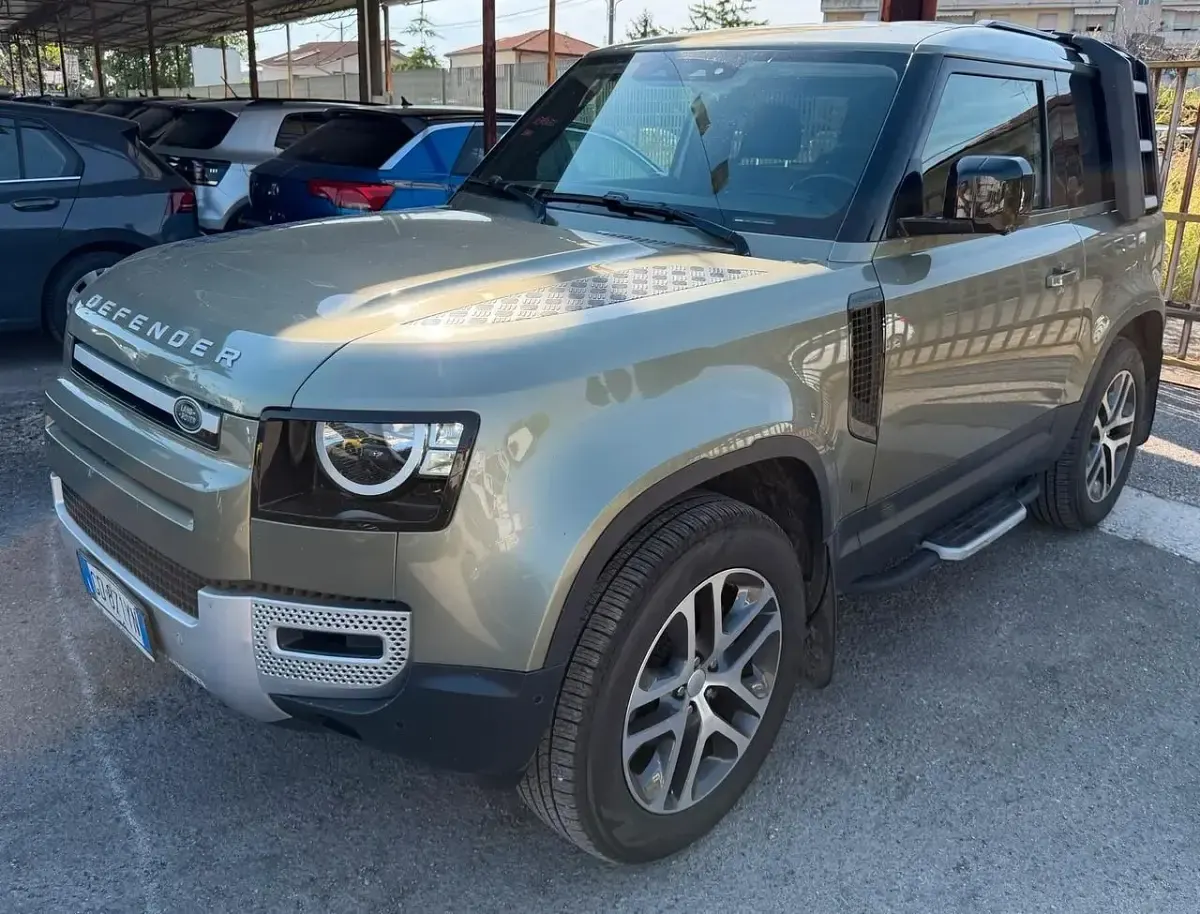 Usata Land Rover Defender HSE Dynamic 248 CV (182 kW) 2021 Verde SUV
