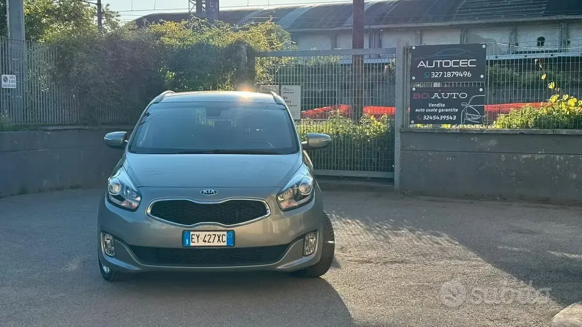 Usata Kia Carens 115 CV (84 kW) 2015 Giallo Monovolume