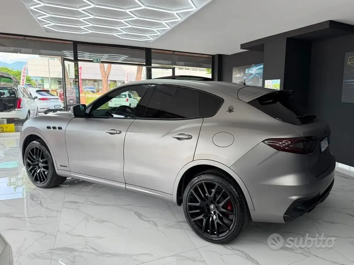 Usata Maserati Levante GranLusso 430 CV (316 kW) 2019 Grigio SUV