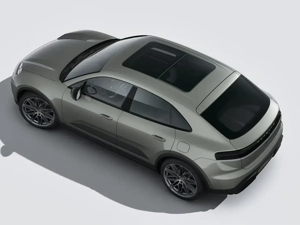 Usata Porsche Macan 2024 U4 verde aventurine metallizzato SUV