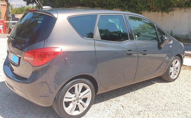 Usata Opel Meriva 120 CV (88 kW) 2016 Grigio Monovolume