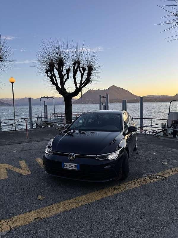 Usata VW Golf VIII Life 116 CV (85 kW) 2023 Nero Berlina