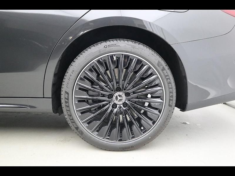 Nuova Mercedes 300 AMG Line Premium 313 CV (230 kW) 2025 Grigio Berlina