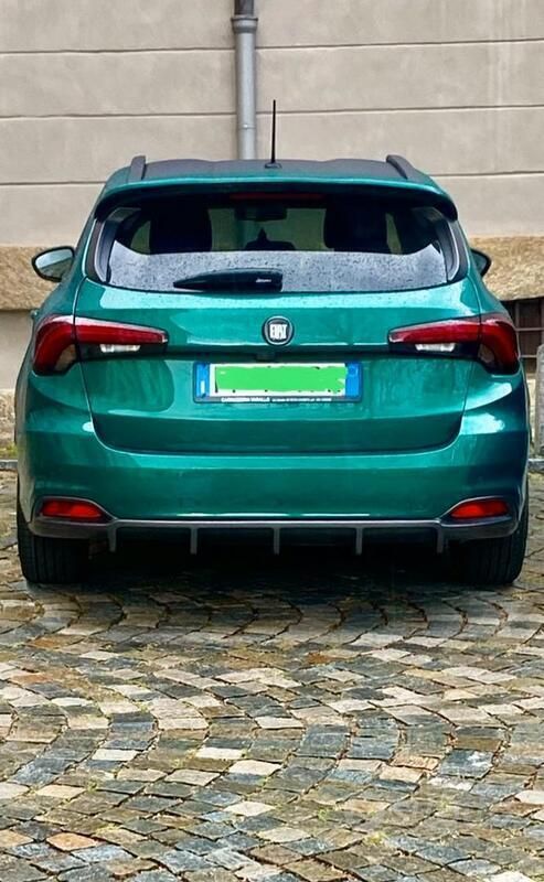 Usata Fiat Tipo 120 CV (88 kW) 2018 Verde Station wagon