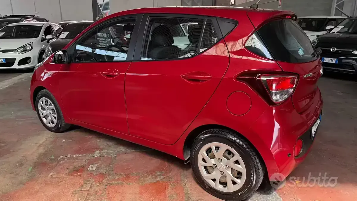 Używany Hyundai i10 66 KM (48 kW) 2017 Czerwony Hatchback